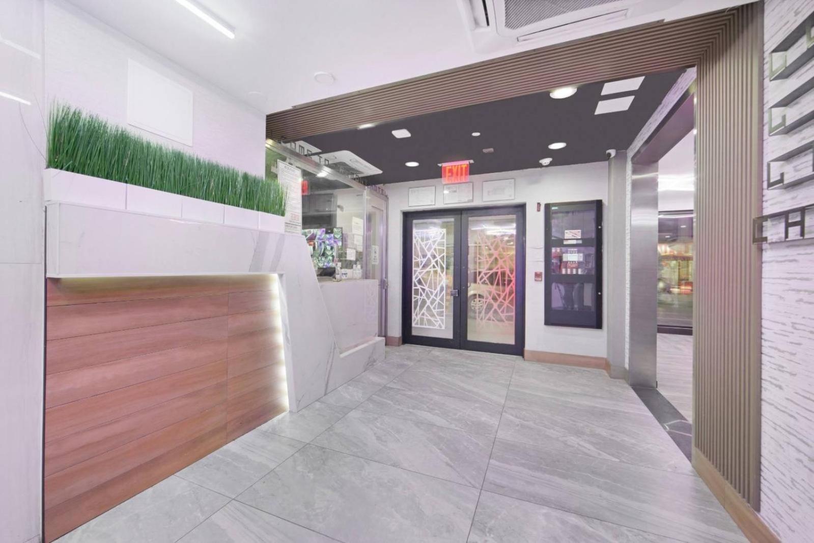 Hotel Tremont Bronx Yankee Stadium New York Exterior photo